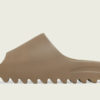 Yeezy Slide "Core" Sneaker