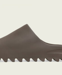 Yeezy Slide "Soot" Sneaker