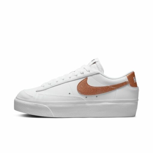 Nike Blazer Low Platform Damenschuh - Weiß