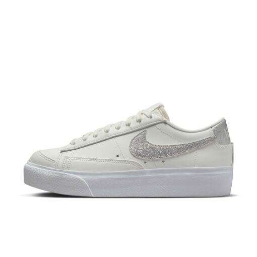 Nike Blazer Low Platform Damenschuh - Weiß