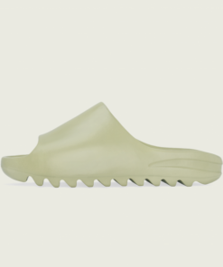 Yeezy Slide "Resin" Sneaker