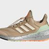 adidas Ultraboost 22 COLD.RDY 2.0 Laufschuh - Damen, Magic Beige / Ecru Tint / Beam Orange