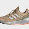 adidas Ultraboost 22 COLD.RDY 2.0 Laufschuh, Magic Beige / Grey One / Impact Orange